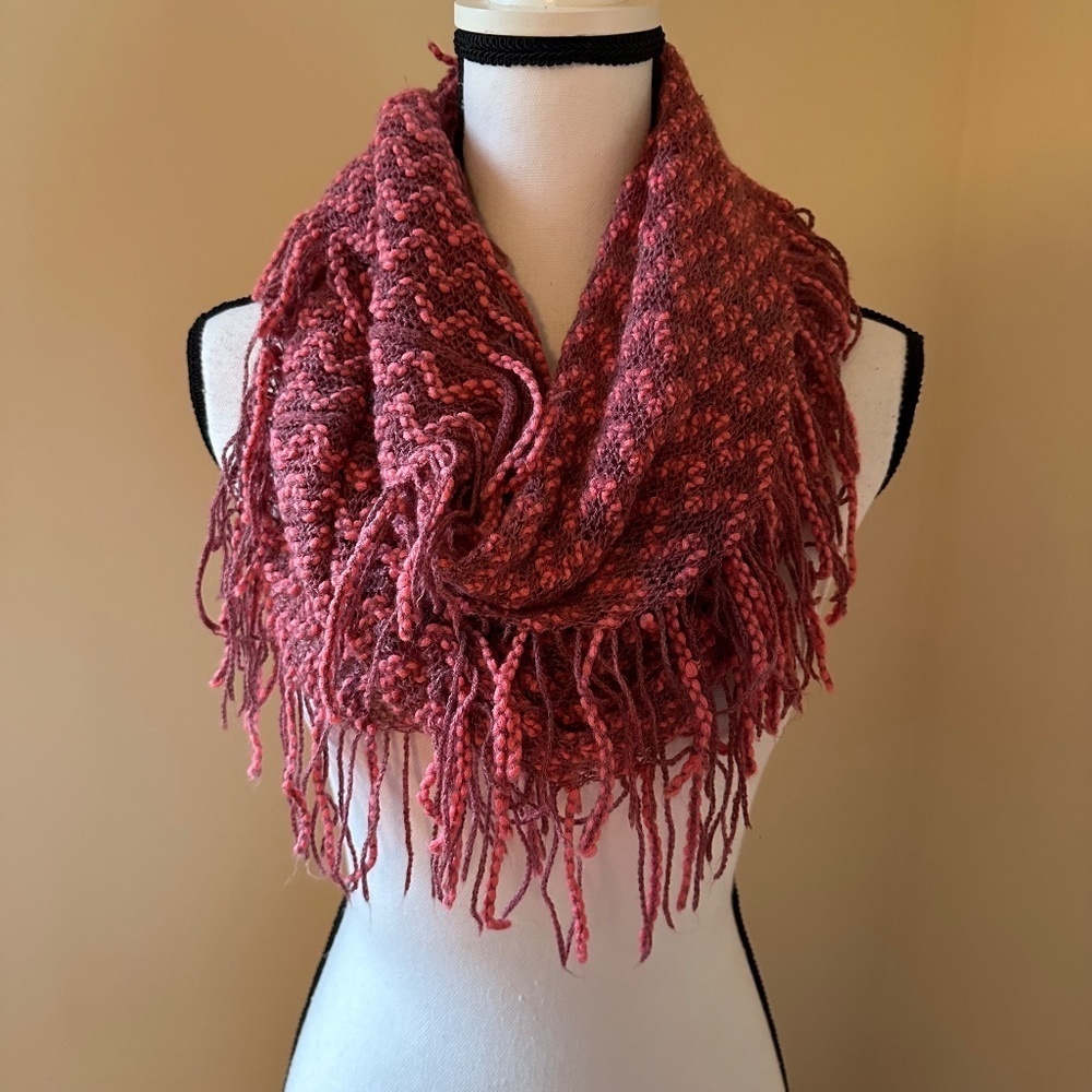 *ALMETTA* Pink x Maroon Knitted Fashion Tassel Scarf